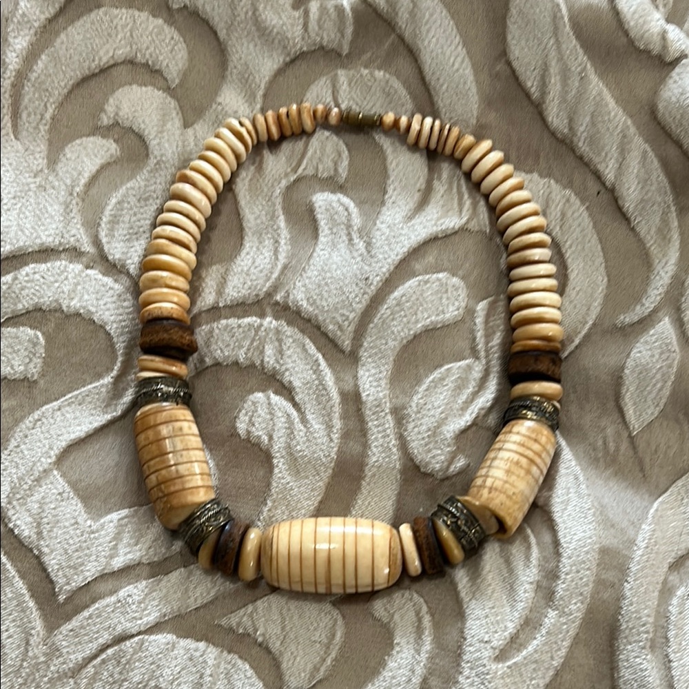 Elegant Tan and Brown Beaded Necklace.